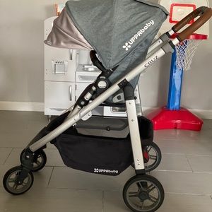 UPPAbaby Stroller  . Year 2018